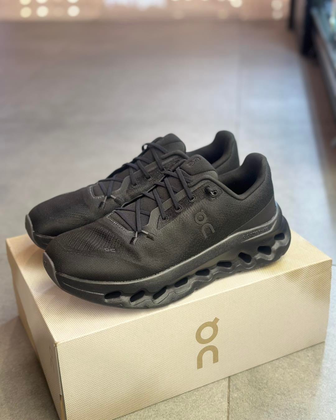 Customer photo review of Cloudtilt Eclipse Black