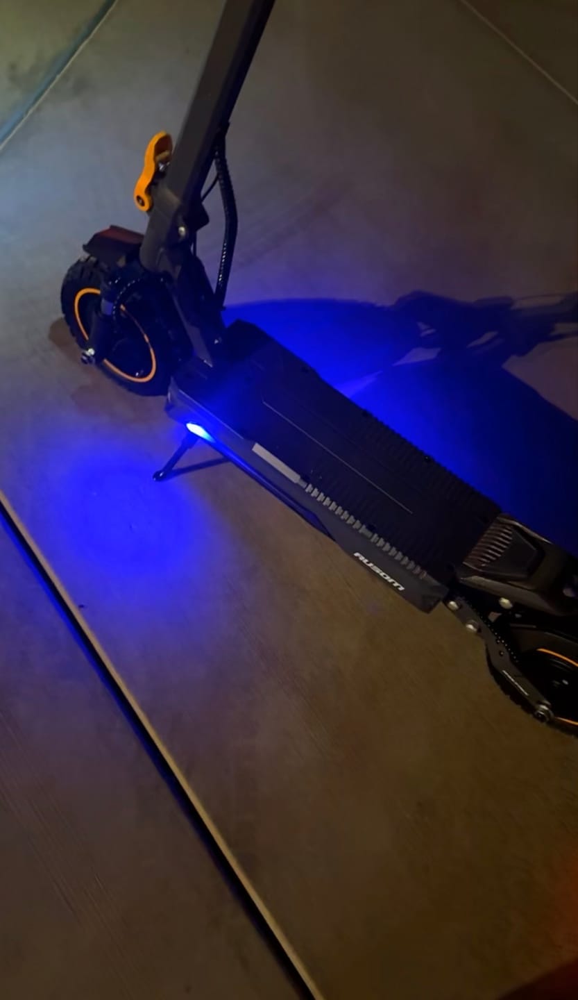 Customer photo review of Ausom K20 Pro (Laluz 2 Pro) Dual Motor E-Scooter