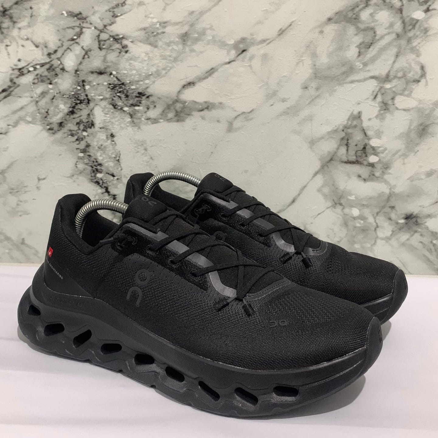 Customer photo review of Cloudtilt Eclipse Black