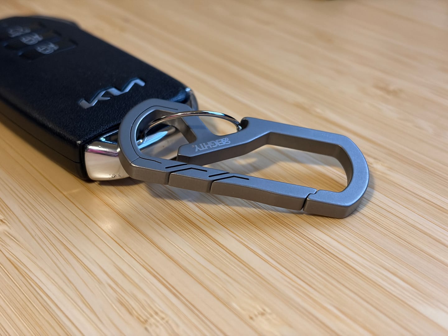 Customer photo review of 80Eighty® Titanium Keychain Clip