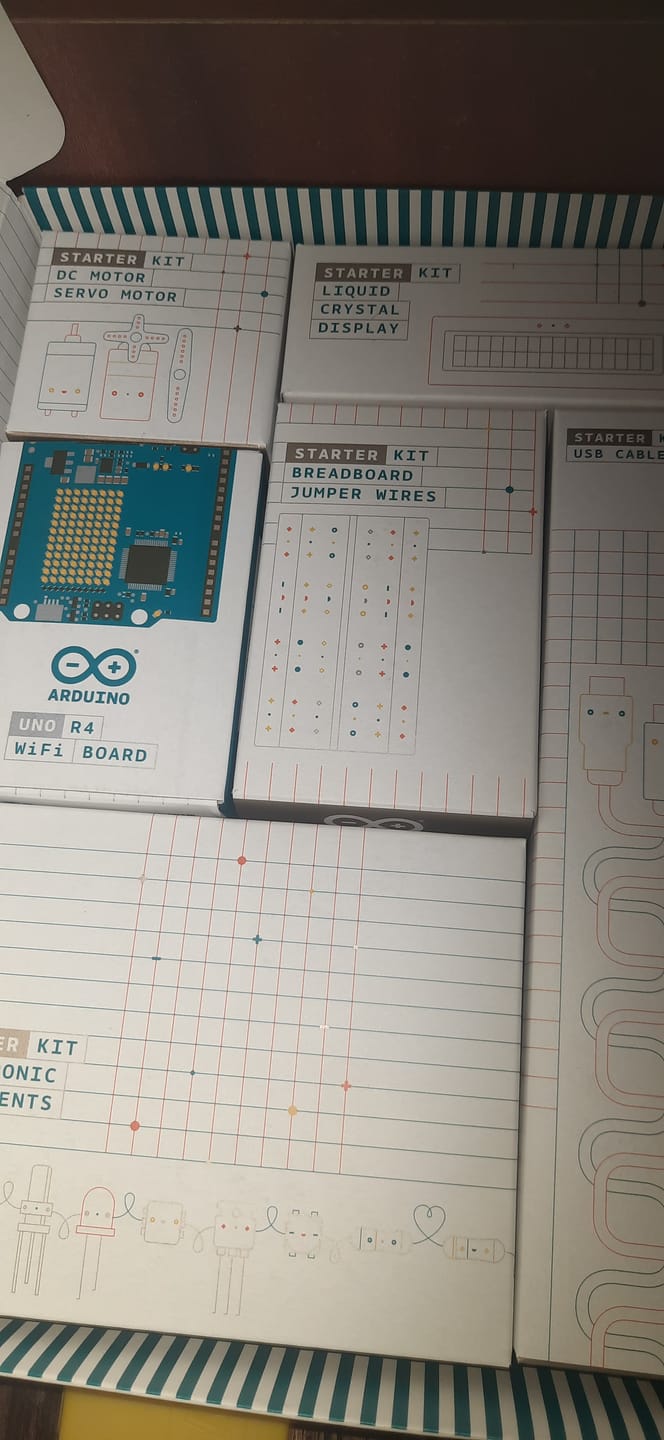 Customer photo review of Arduino Starter Kit R4