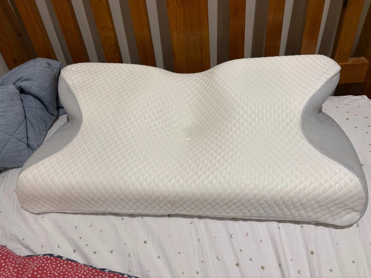 Customer photo review of Almohada cervical ergonómica