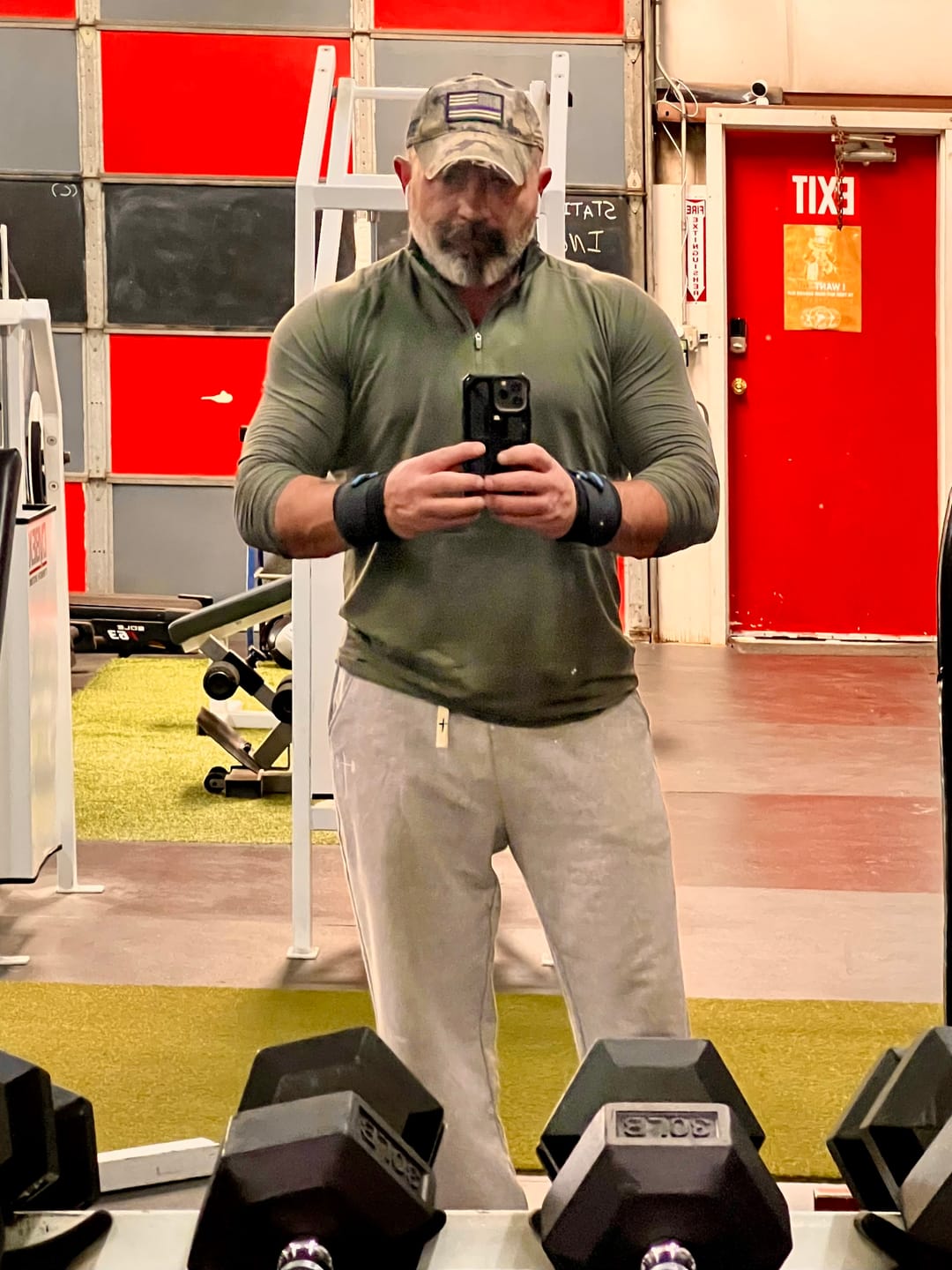 Customer photo review of Classic Relaxed Sweatpants