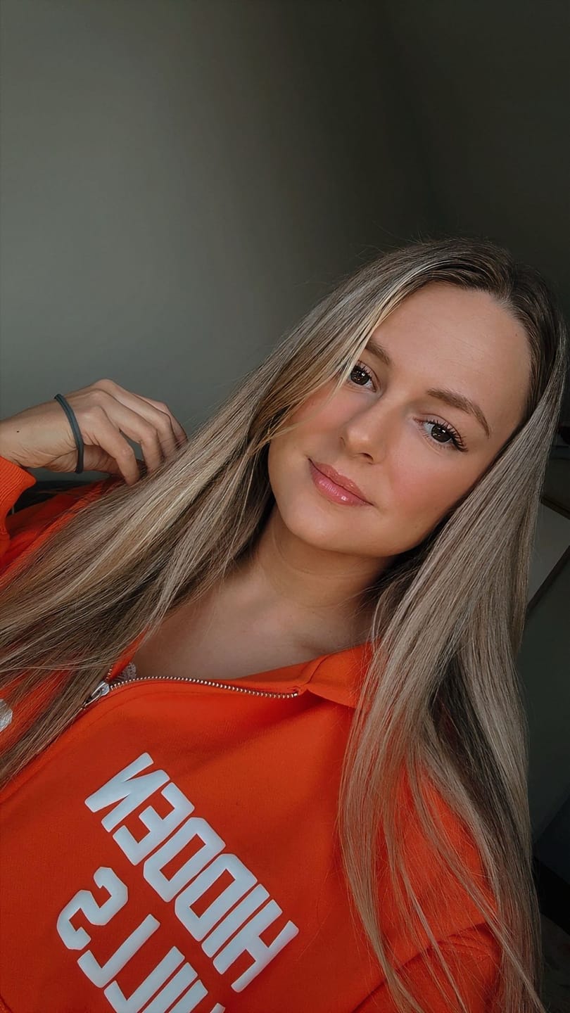 Customer photo review of GATED COMMUNITY ZIP HOODIE ORANGE