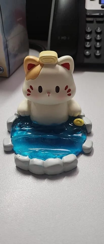 Customer photo review of Onsen Cat Kawaii Phone Stand