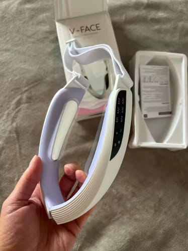 Customer photo review of ALISSEA V-SCULPT™  Dispositivo lifting facial EMS- LED tecnology