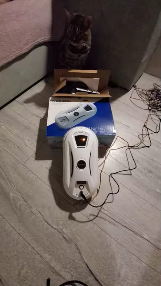 Customer photo review of Ultradünner Fensterreinigungsroboter mit Fernbedienung