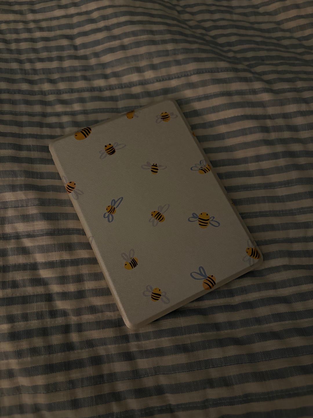Customer photo review of Honey Bee - Kindle Case