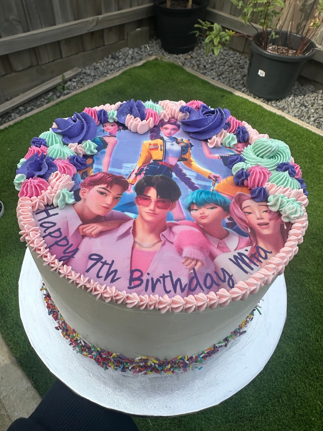 Customer photo review of 20 cm Pre-cut Circle Custom Edible Icing Image