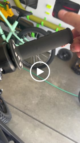 Customer video review of Tuttio Soleil 01 Plug & Play Surron Throttle