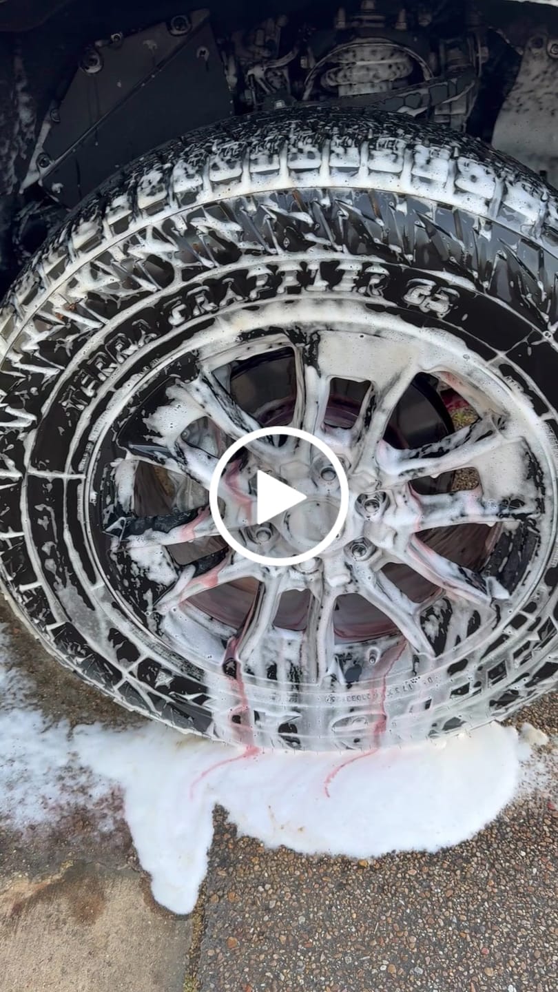Customer video review of Wheel Cleaner