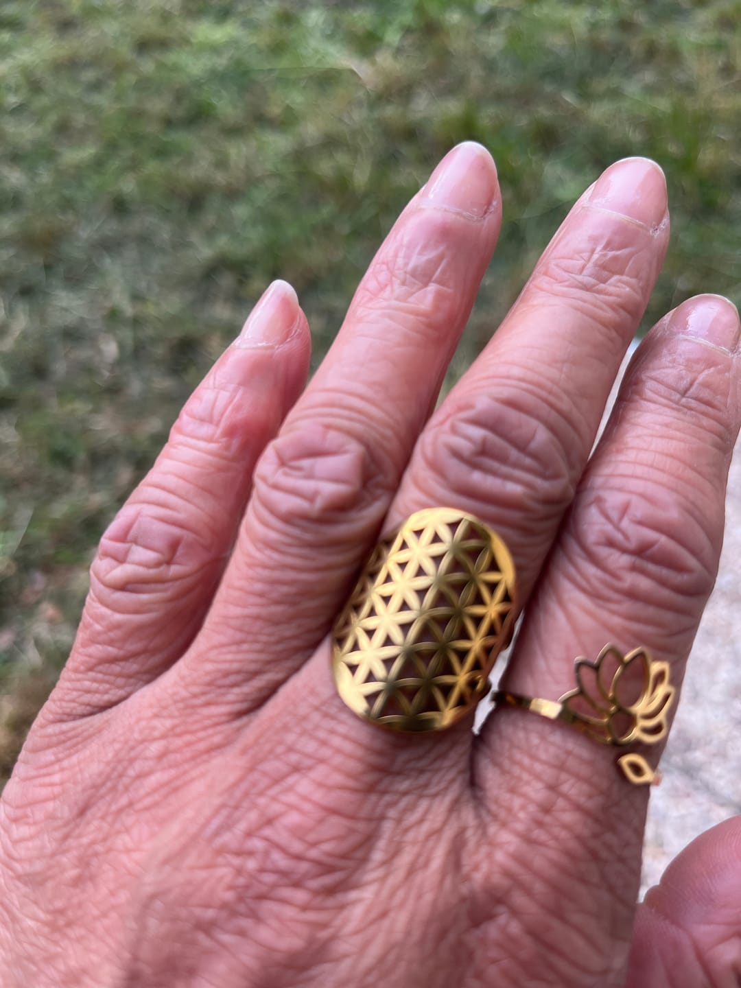 Customer photo review of Bague Ajustable "Fleur de Vie"