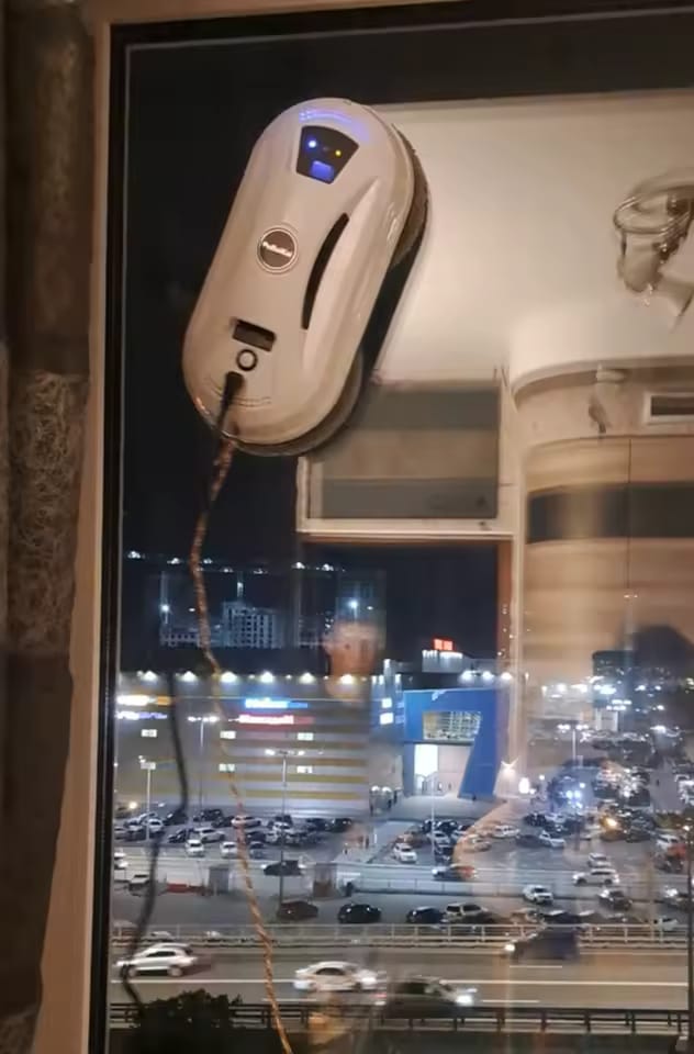 Customer photo review of Ultradünner Fensterreinigungsroboter mit Fernbedienung