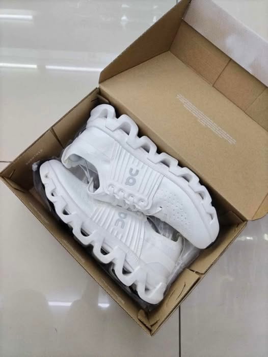 Customer photo review of Cloudswift 4 White