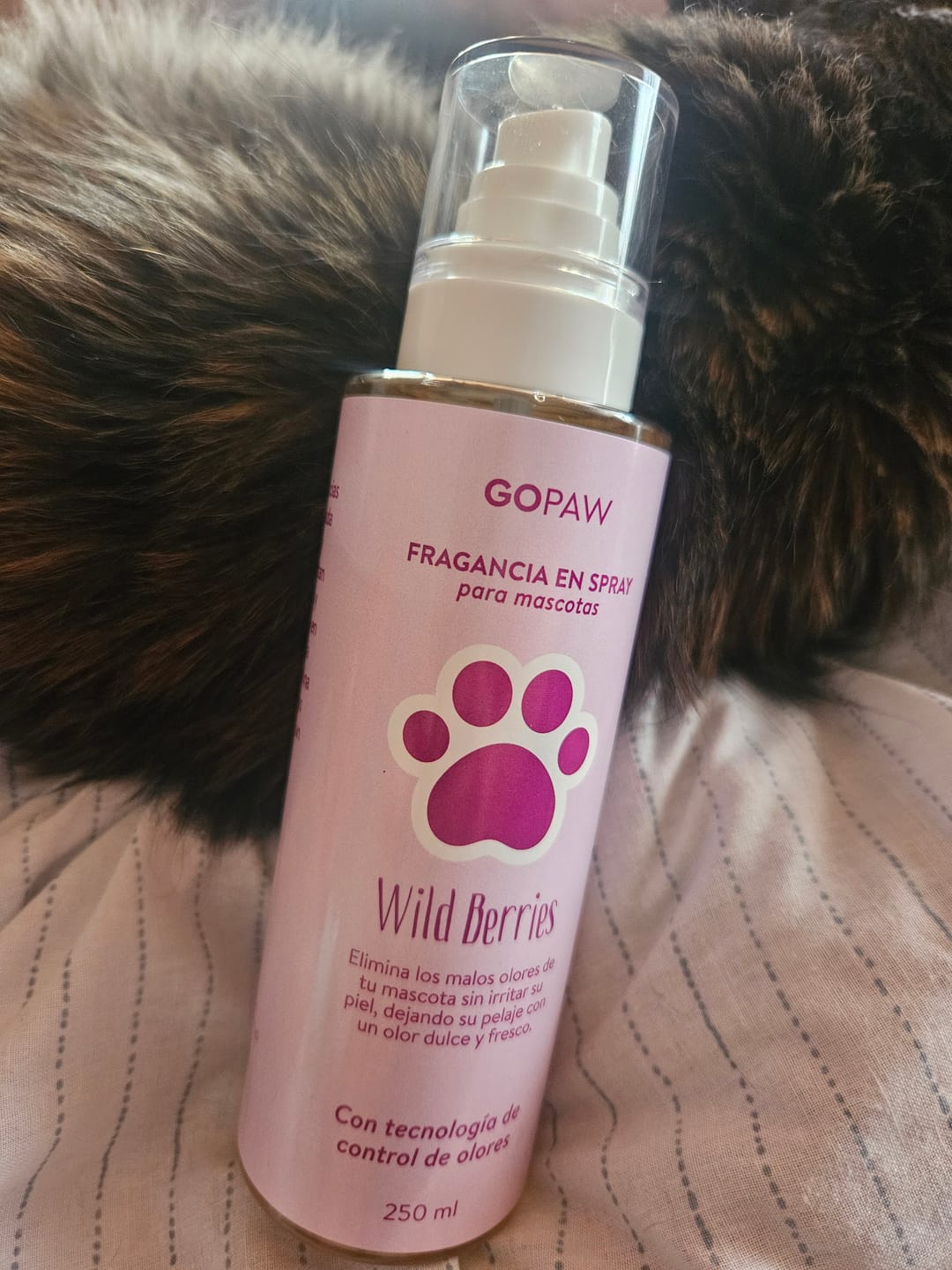 Customer photo review of Fragancia Para Mascotas Elimina Olores - Wild Berries