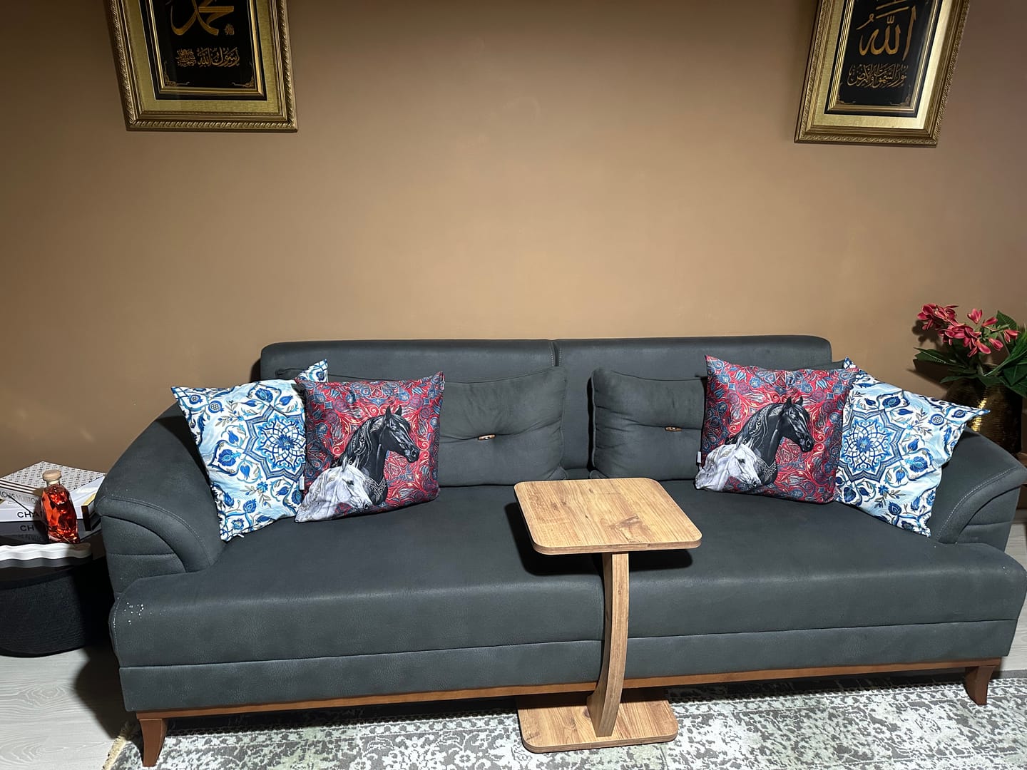 Customer photo review of Çini Motifli Siyah Beyaz At Hediye Seti - 4 Parça