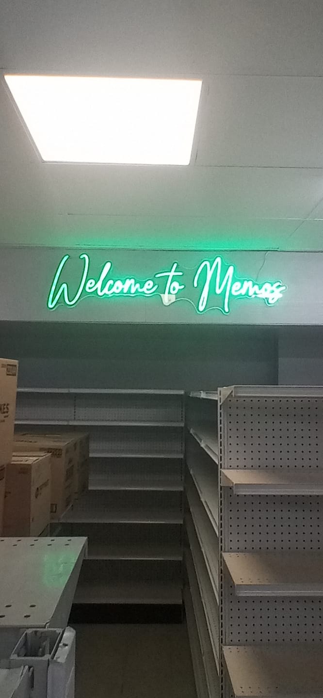 Customer photo review of Custom Neon: Welcome to Memo...