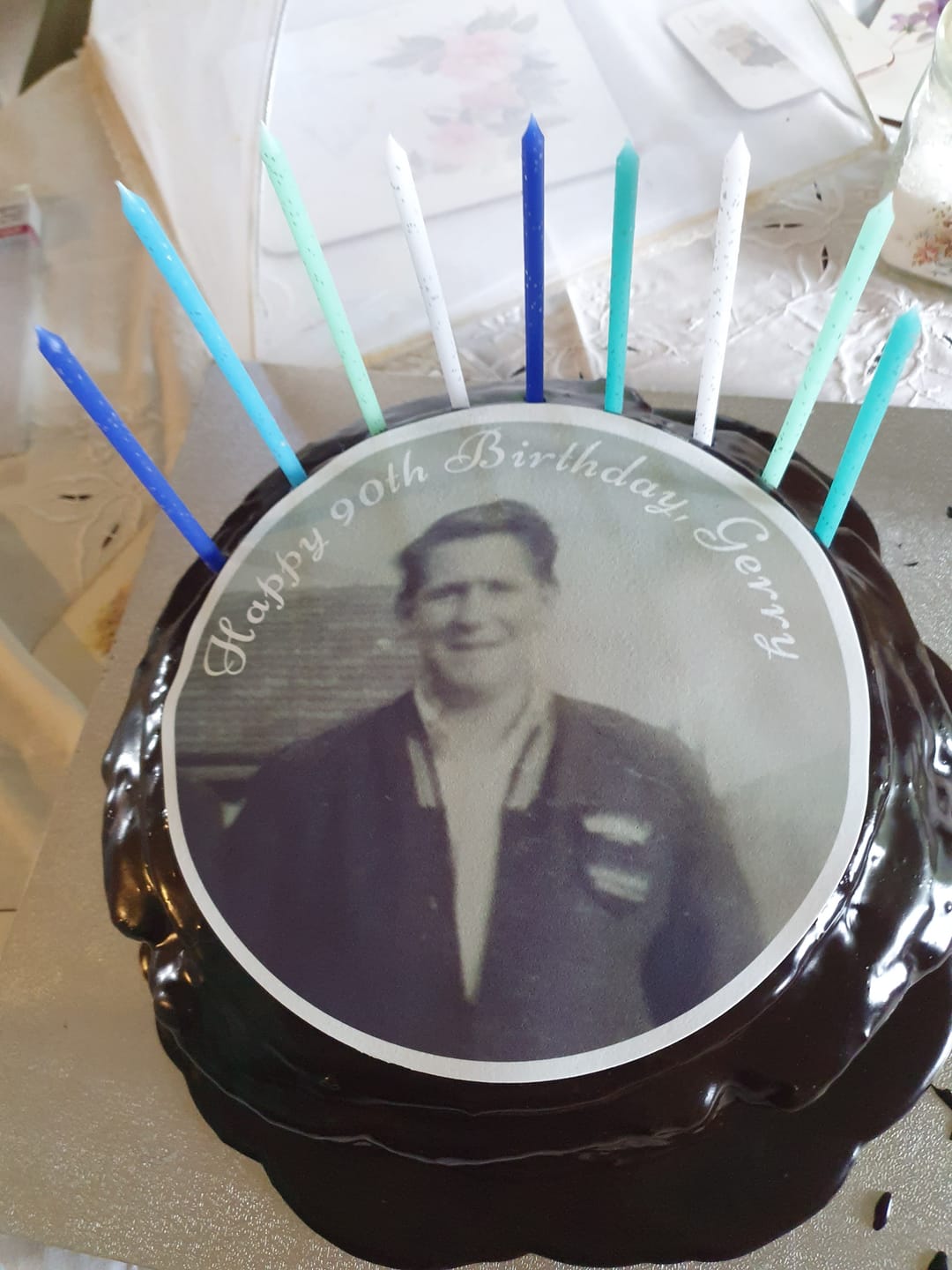 Customer photo review of 20 cm Pre-cut Circle Custom Edible Icing Image