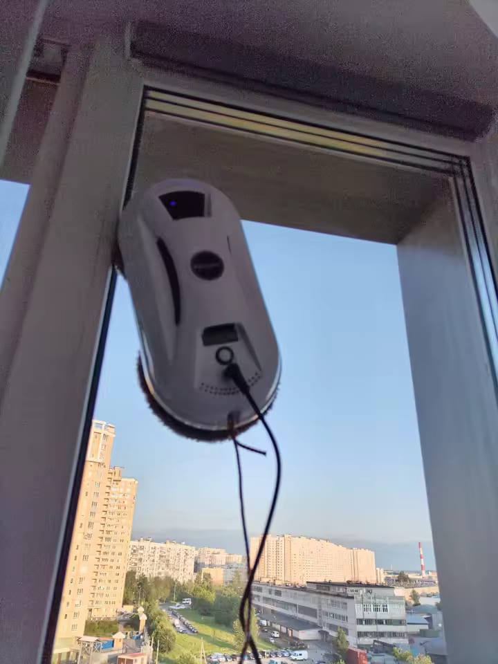 Customer photo review of Ultradünner Fensterreinigungsroboter mit Fernbedienung