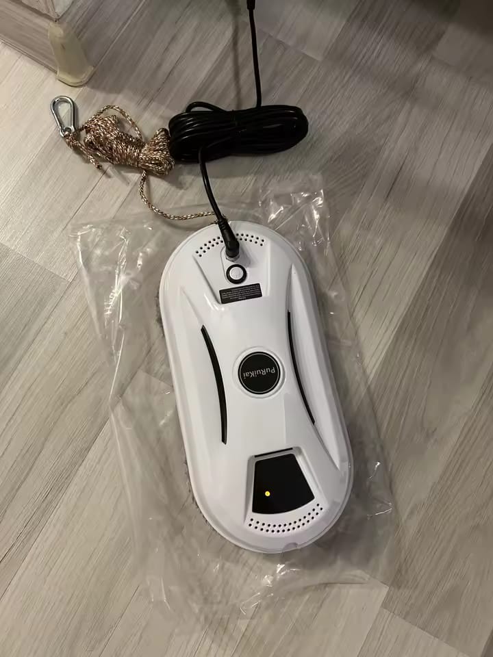 Customer photo review of Ultradünner Fensterreinigungsroboter mit Fernbedienung