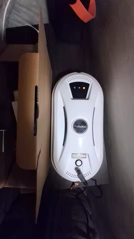 Customer photo review of Ultradünner Fensterreinigungsroboter mit Fernbedienung