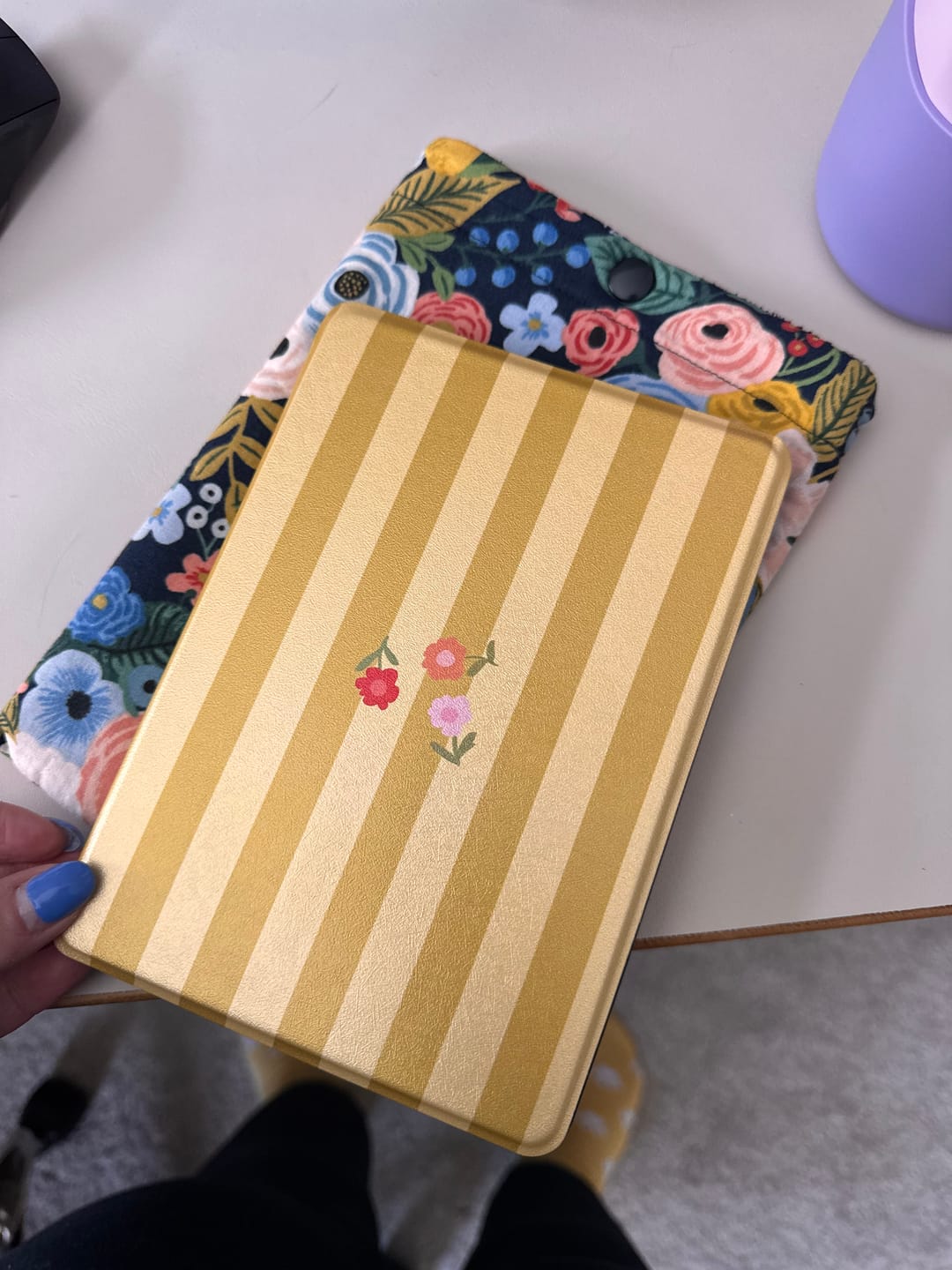 Customer photo review of Mellow Yellow - Kindle Case