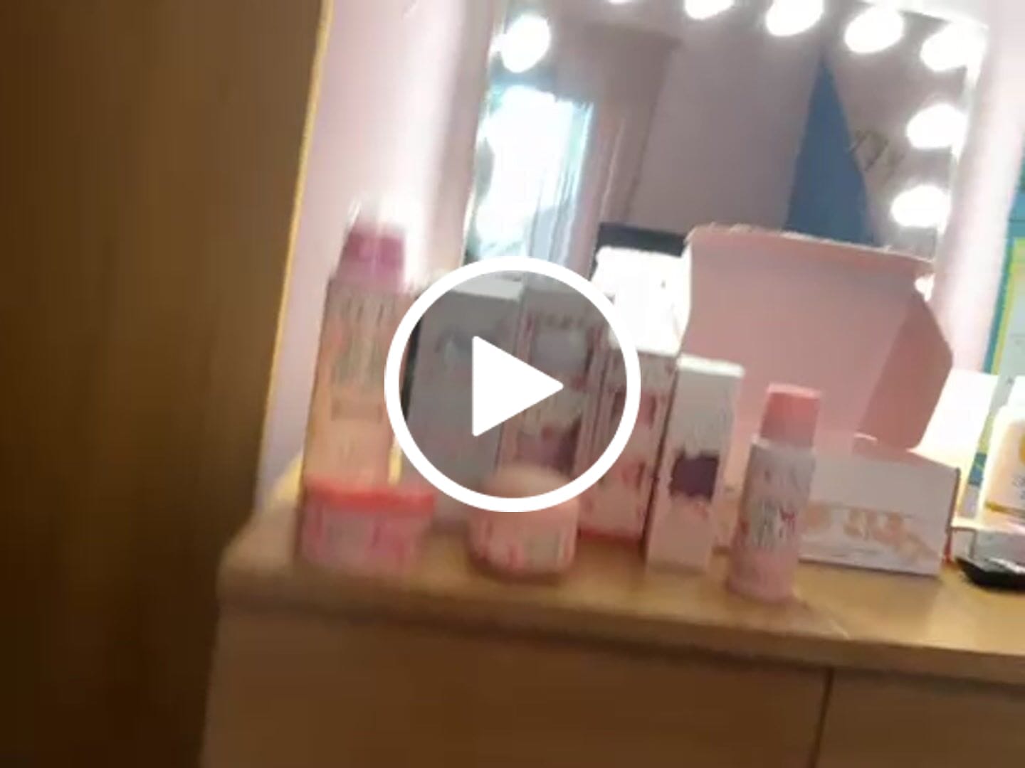 Customer video review of Stay Shining Crown Lip Oil