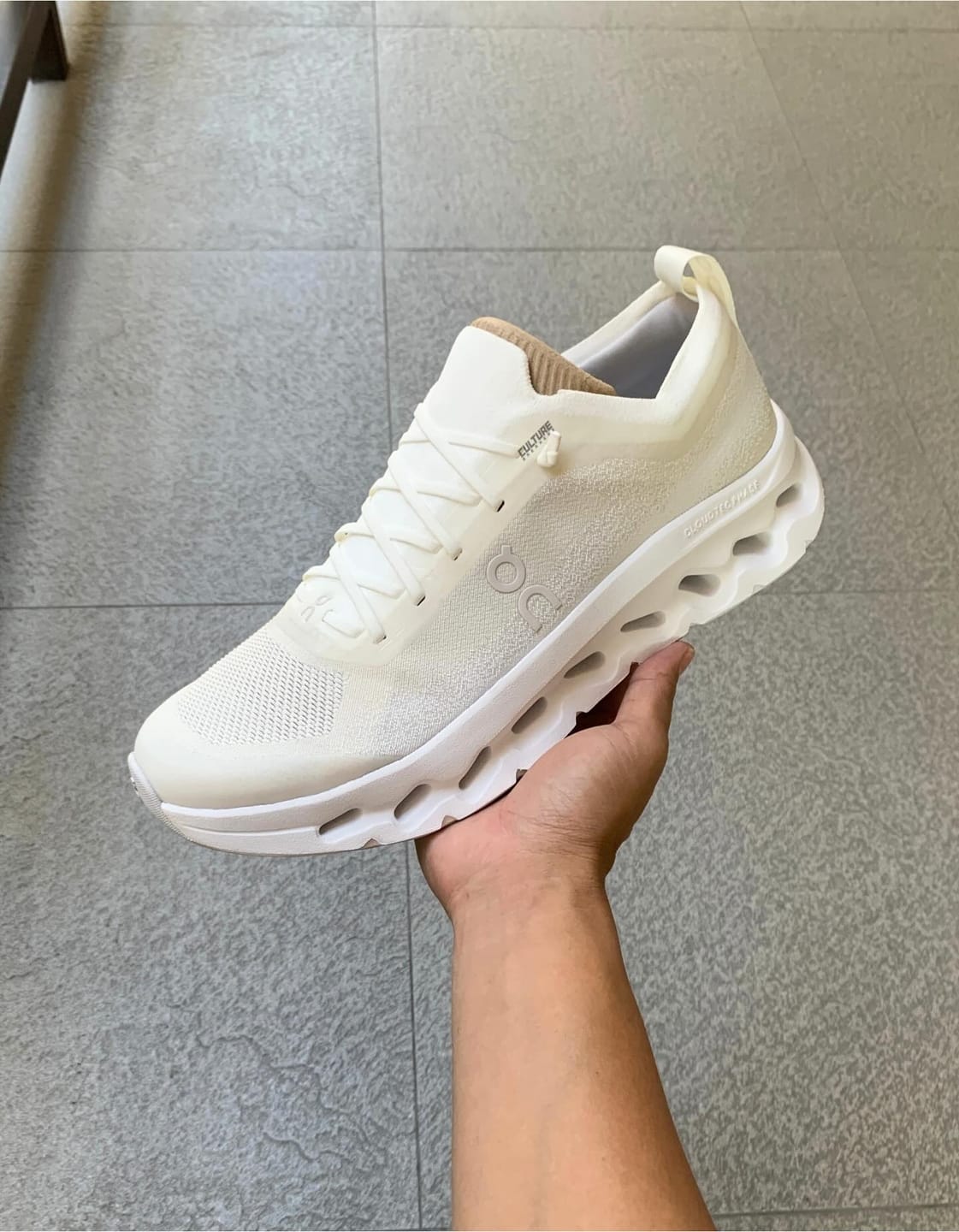 Customer photo review of Cloudtilt Moon White Frost
