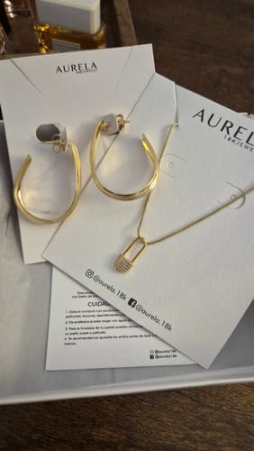 Customer photo review of Arracada Larga Rayada - Chapa de Oro