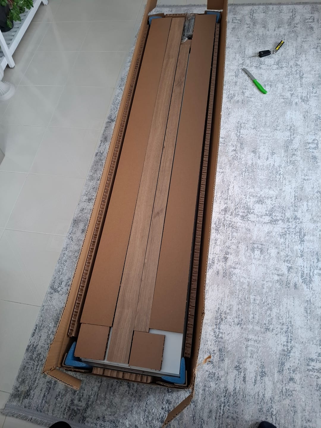 Customer photo review of Rani D1 Tv Ünitesi Modern Ayaklı Tv Sehpası 180 cm  Beyaz - Sepet Ceviz
