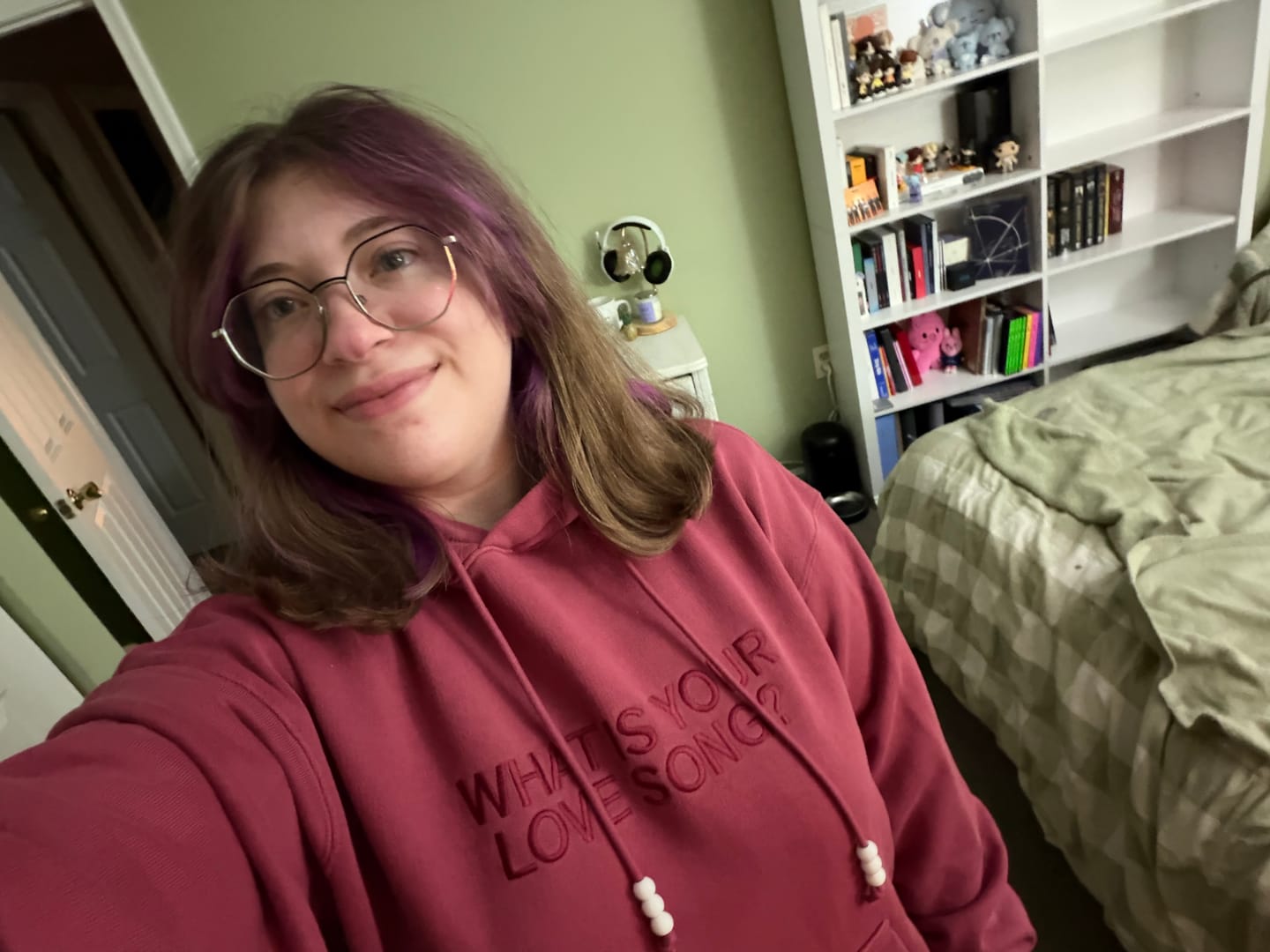 Customer photo review of [4TH PRE-ORDER] BTS - ARIRANG OFFICIAL MD HOODIE RED