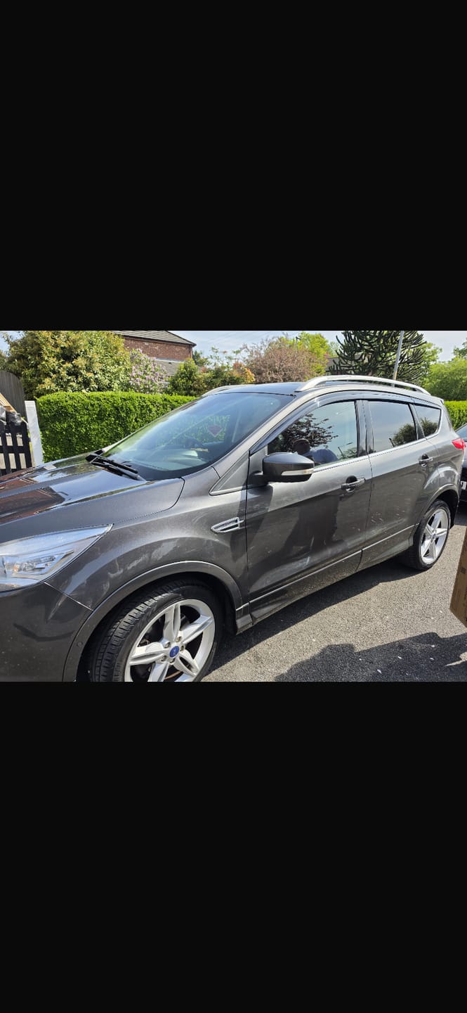 Customer photo review of Auto Clover Wind Deflectors Set for Ford Kuga 2012 - 2019 (6 pieces)
