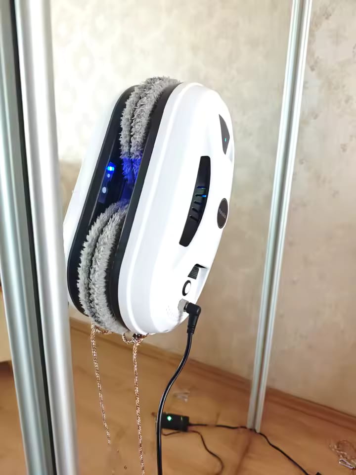 Customer photo review of Ultradünner Fensterreinigungsroboter mit Fernbedienung