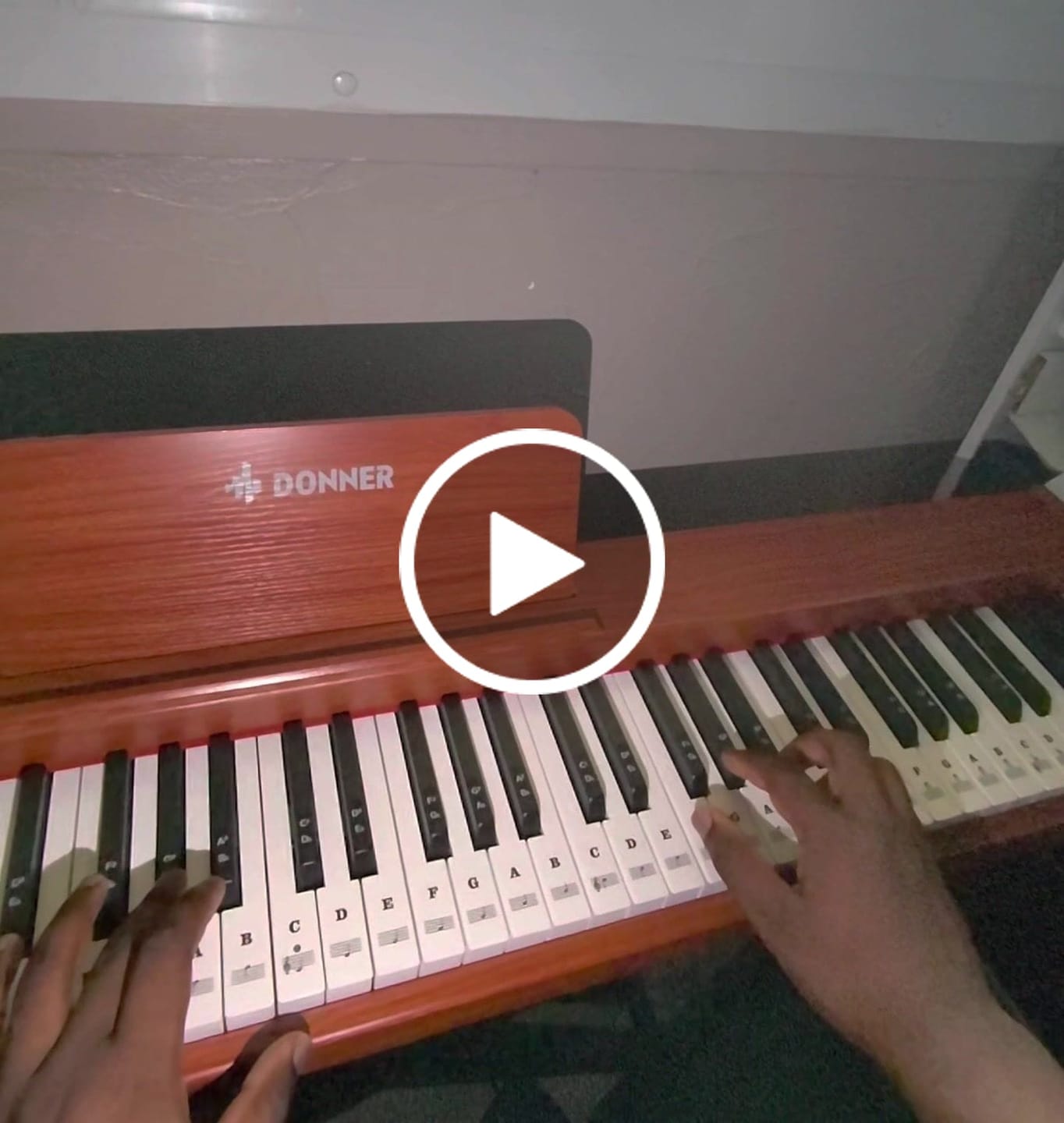 Customer video review of Donner DEP-1S Semi-Lesté De Style Bois Piano Numérique
