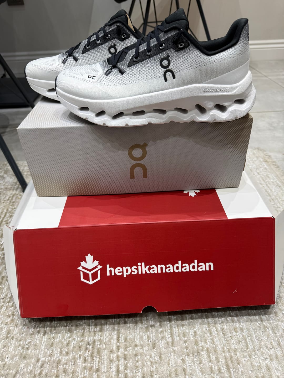 Customer photo review of ON Women's Cloudtilt Black/Ivory