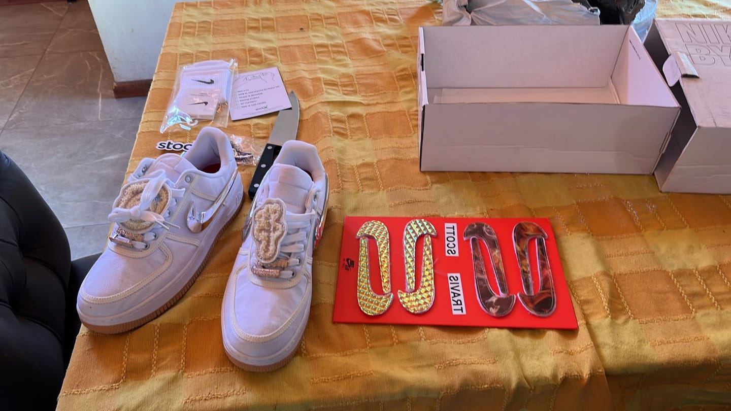 Customer photo review of Nikex Travis Scott Air Force 1 'White'