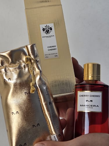Reseña con foto de un cliente sobre Perfume Unisex Mancera Cherry Cherry 120ml EDP