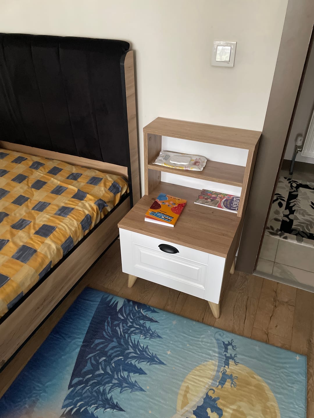 Customer photo review of Rani BD105 Komodin 2 Raflı Membran Çekmeceli Komodin Sepet Ceviz - Beyaz