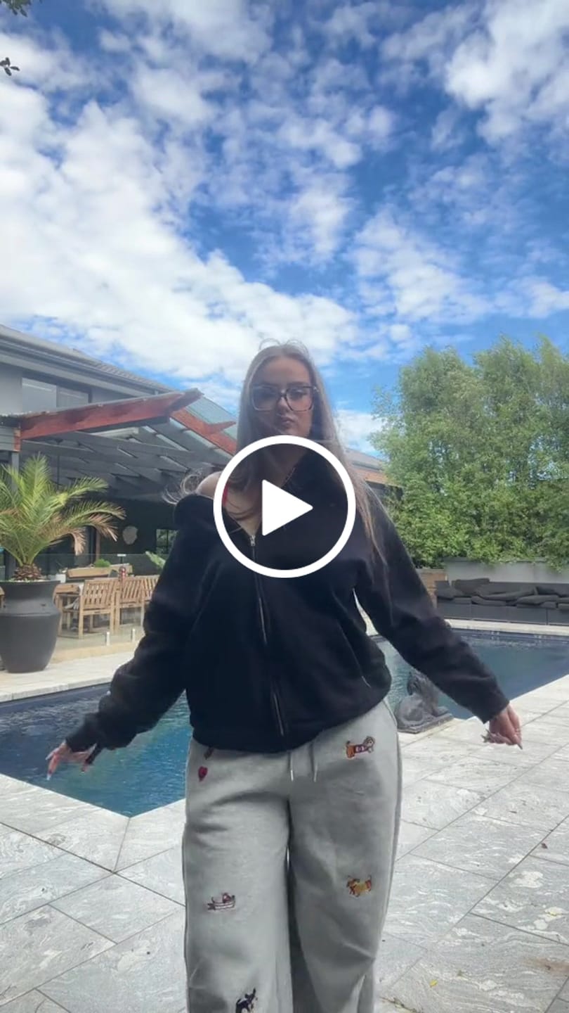 Customer video review of Aelfric Eden Embroidery Dog Baggy Barrel Sweatpants