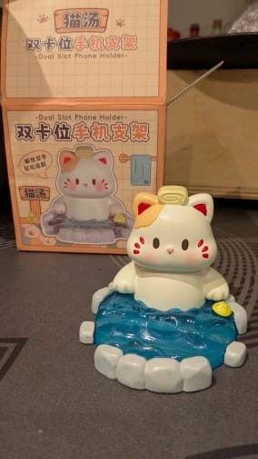 Customer photo review of Onsen Cat Kawaii Phone Stand