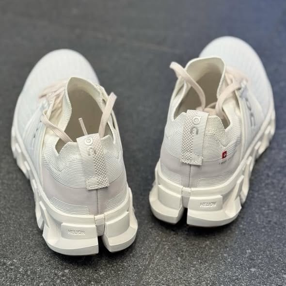 Customer photo review of Cloudswift 4 White