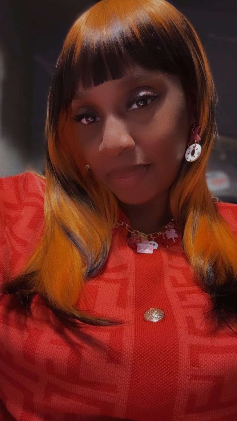 Customer photo review of Vanessa Fashion Full Wig - ALEXA