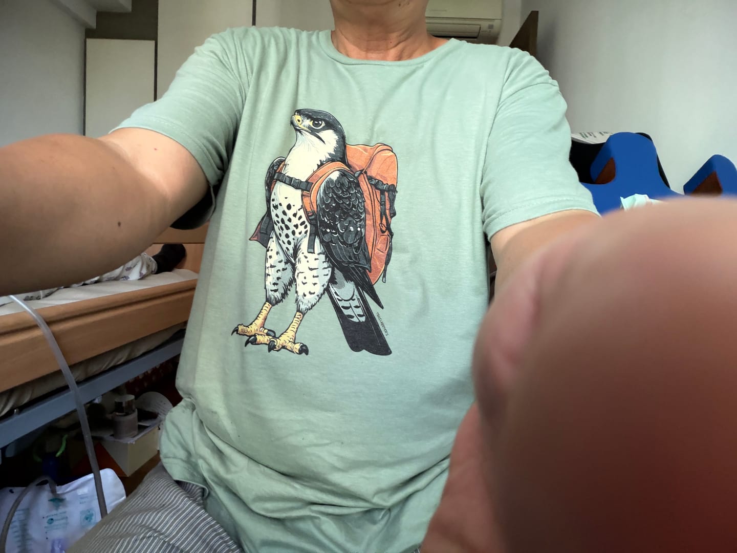 Κριτική με φωτογραφία πελάτη για το T-Shirt Falcon Backpacker