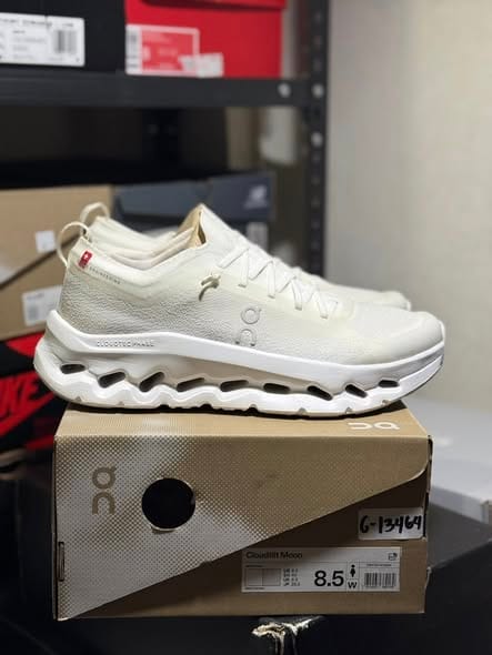 Customer photo review of Cloudtilt Moon White Frost