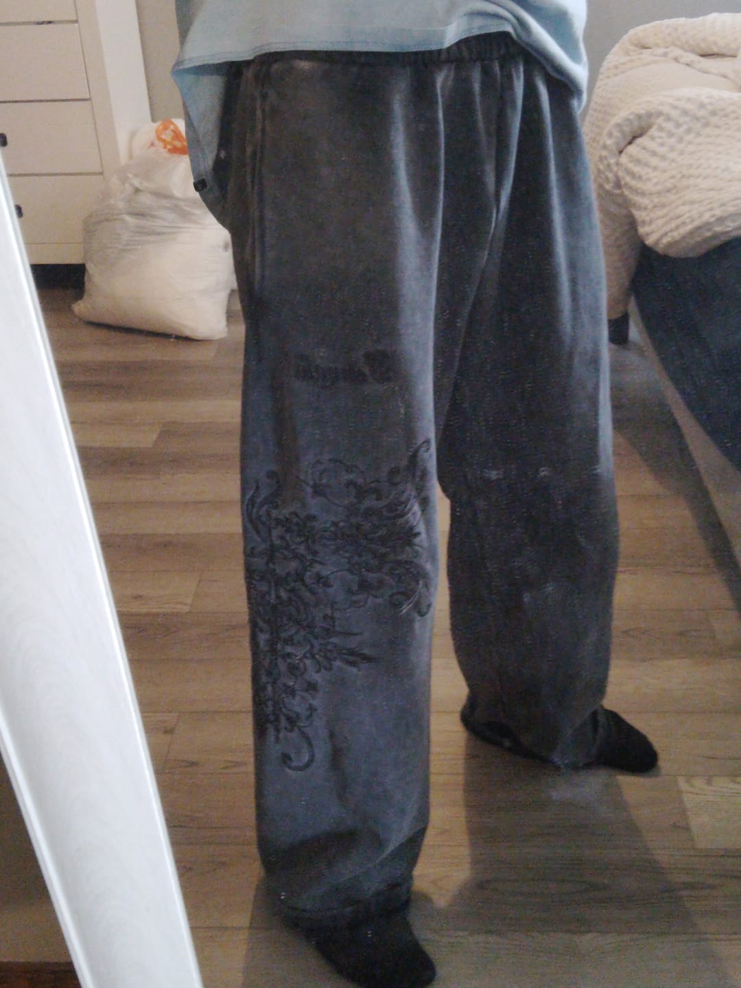 Customer photo review of 2061 - Threadmark Sweats