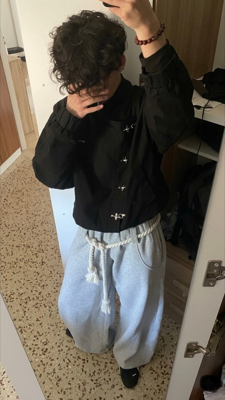 Customer photo review of Aelfric Eden Super Baggy Barrel Sweatpants