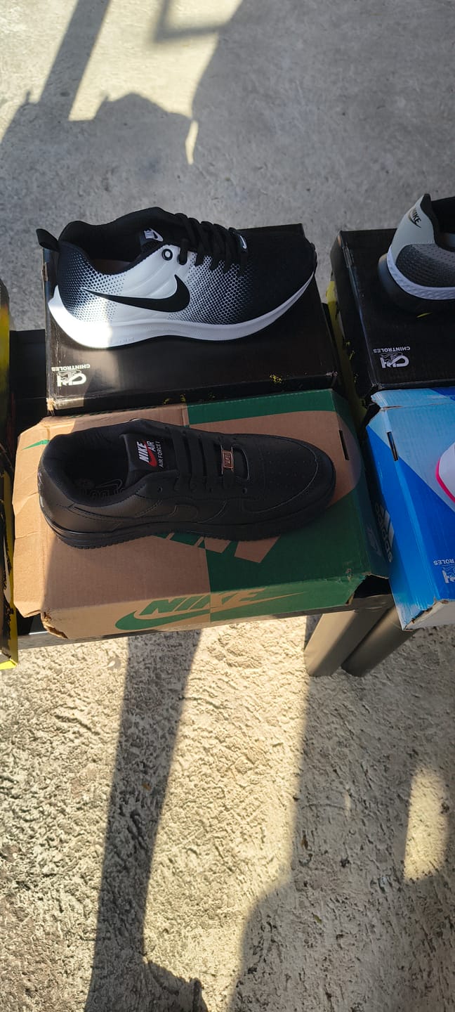 Customer photo review of Tenis 270 Negro Total