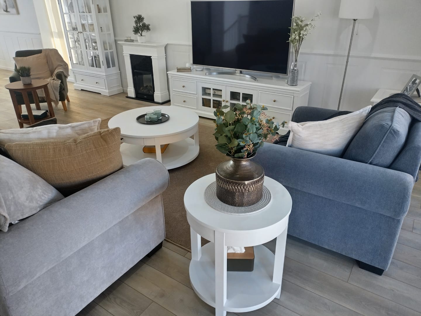 Customer photo review of Ava Round Coffee Table