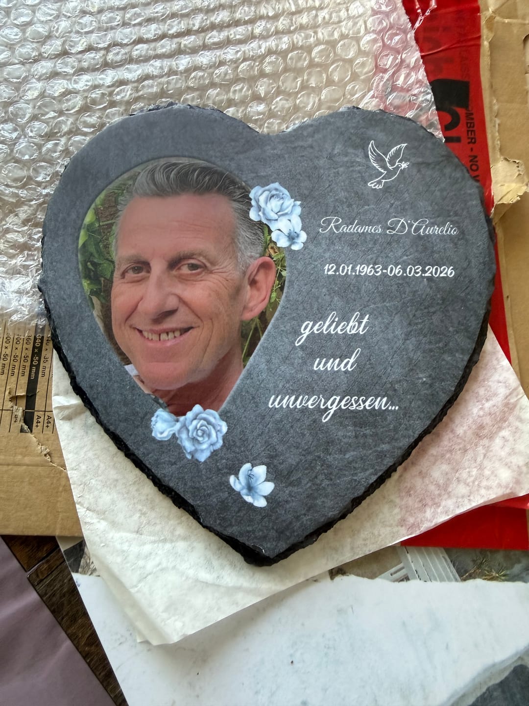 Customer photo review of Liebe hört nicht auf - Personalisiertes Schieferherz als Andenken an geliebte Verstorbene