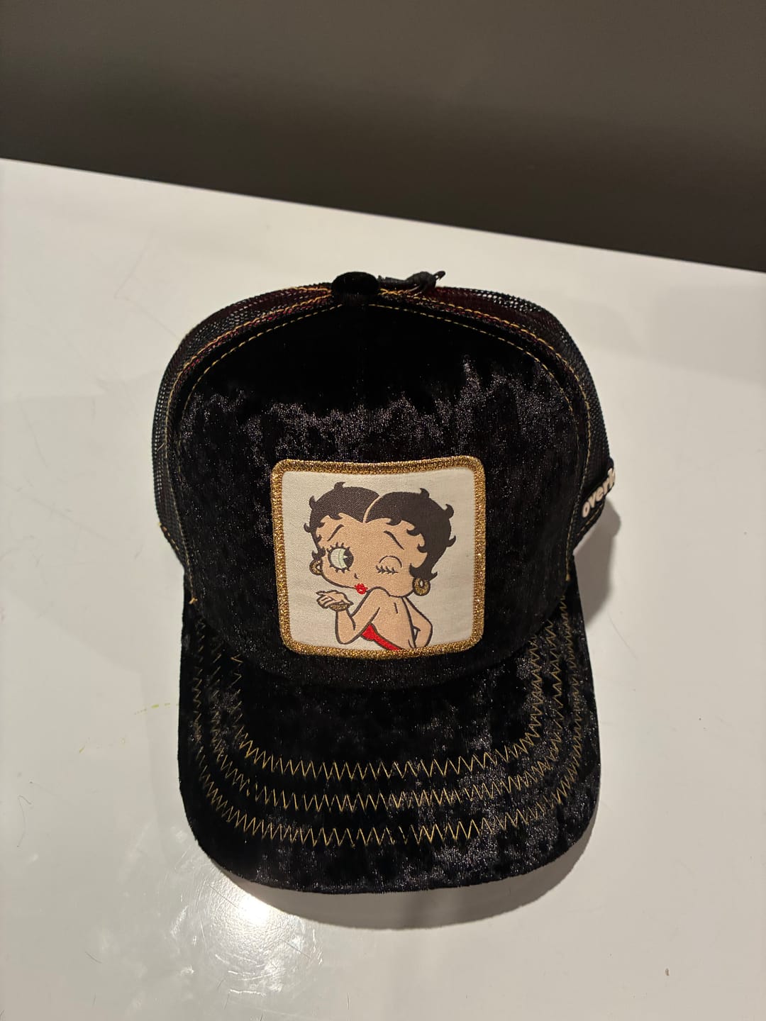 Customer photo review of OVERLORD X Betty Boop: Kissing Betty